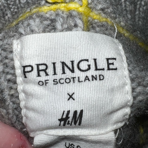 Pringle Of Scotland & H&M Sweater - Picture 5 of 9